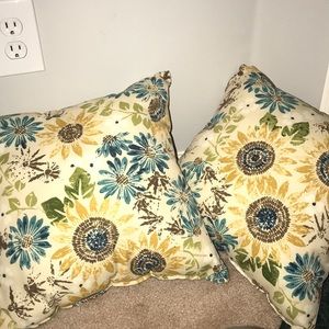 2 sunflower pillows